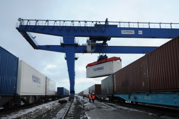 Контейнерооборот РФ и КНР через Казахстан с начала года вырос на 69%