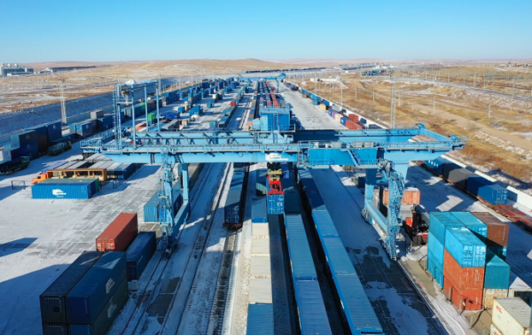 РЖД планируют в 2024 году провезти по железным дорогам 8 млн TEU контейнеров